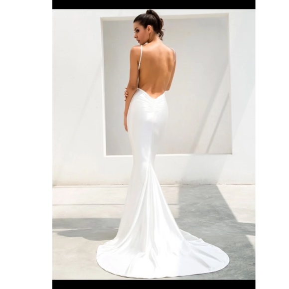 White Gown - Picture 2 of 3